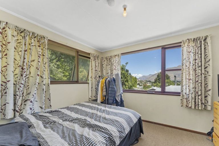 Photo of property in 22 Bowen Street, Queenstown, 9300
