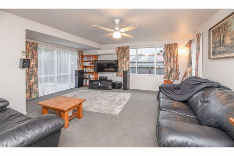 Photo of property in 10b Burnridge Place, Belfast, Christchurch, 8051