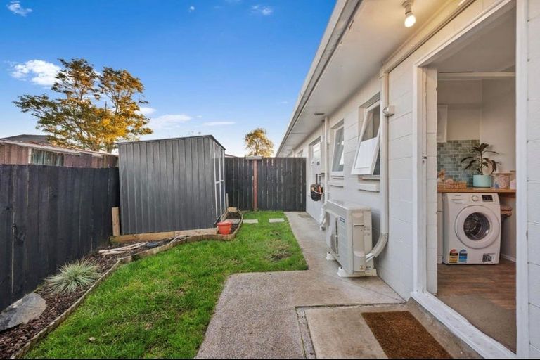 Photo of property in 1/9 Plumley Crescent, Mangere, Auckland, 2022