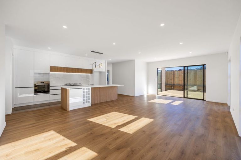 Photo of property in 23 Babina Avenue, Kumeu, 0810