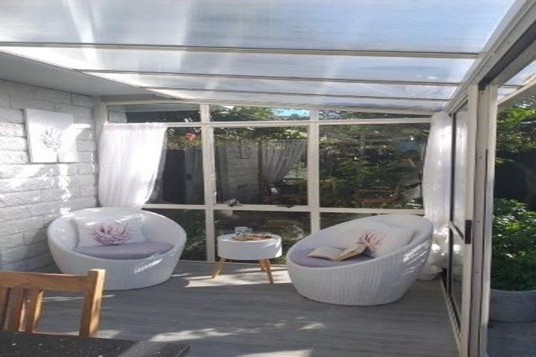 Photo of property in 2/57a Beachville Road, Redcliffs, Christchurch, 8081