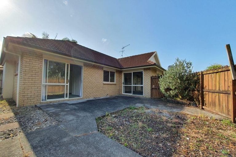 Photo of property in 17 Chapletown Drive, East Tamaki, Auckland, 2016