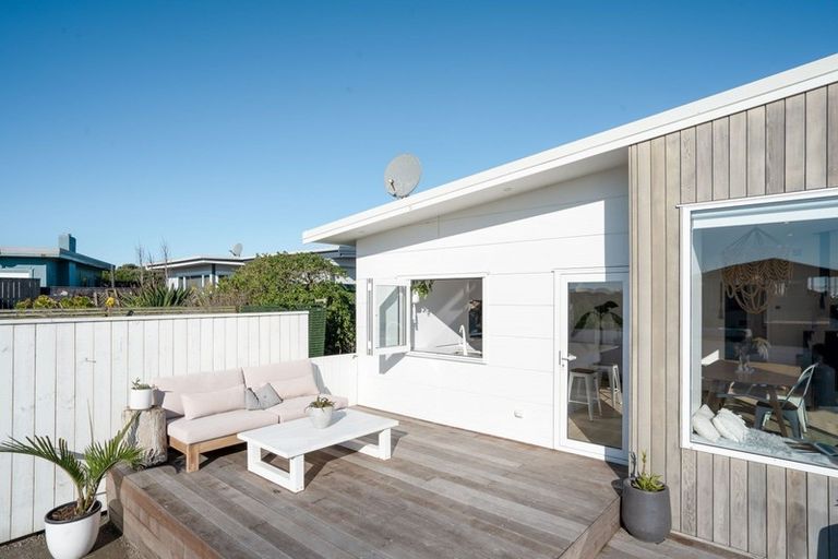 Photo of property in 21 Ocean Beach Street, Foxton Beach, Foxton, 4815