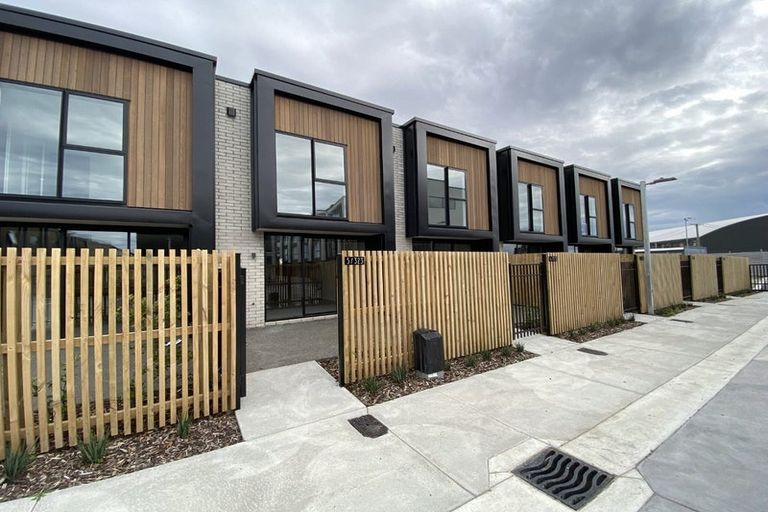 Photo of property in 5/323 Lincoln Road, Addington, Christchurch, 8024