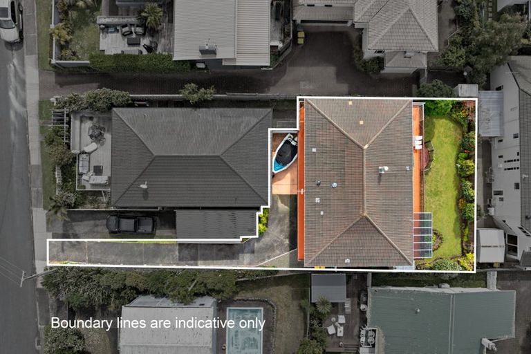 Photo of property in 1/67 Seaview Road, Castor Bay, Auckland, 0620