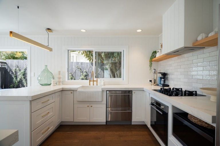 Photo of property in 2/6 Marsh Avenue, Forrest Hill, Auckland, 0620