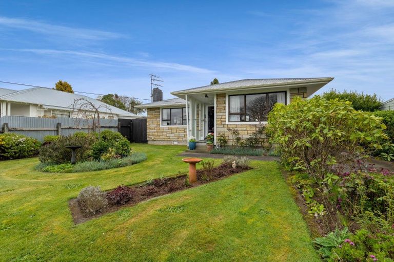 Photo of property in 21 Mills Street, Eltham, 4322