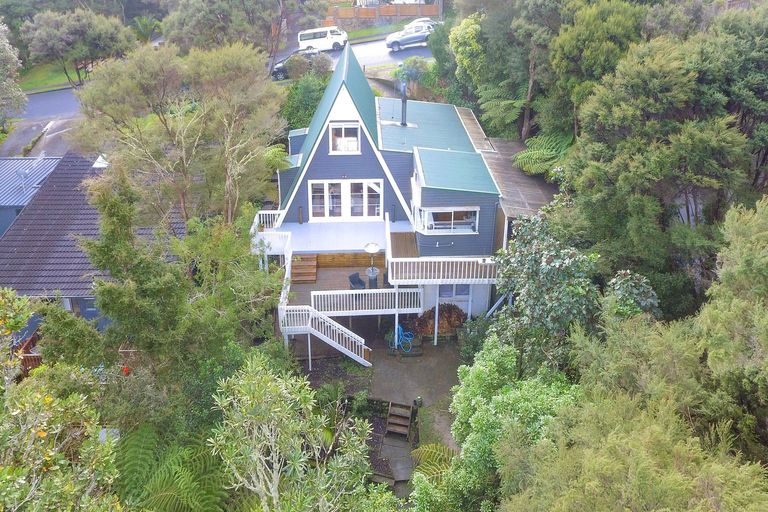 Photo of property in 120 Park Hill Road, Birkenhead, Auckland, 0626