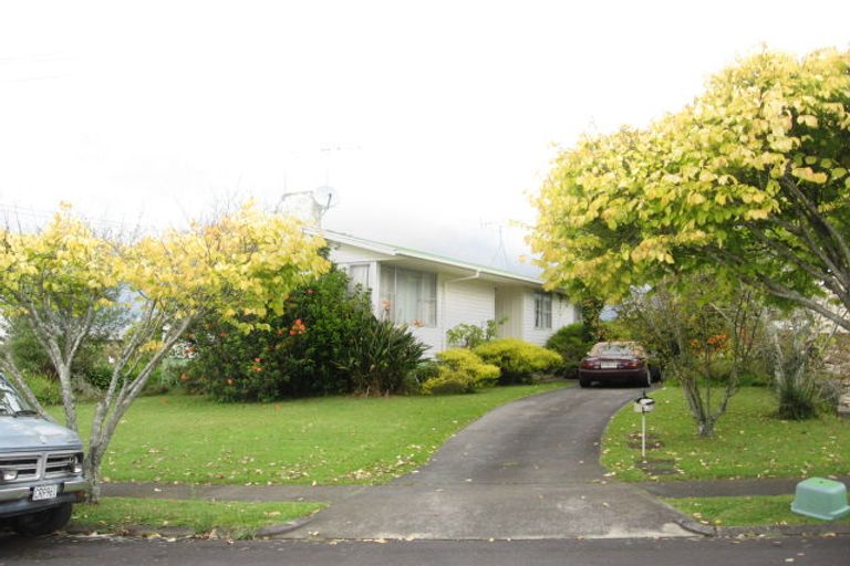 Photo of property in 20 Ussher Place, Pakuranga Heights, Auckland, 2010
