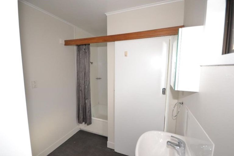 Photo of property in 1/25 Kitchener Terrace, Johnsonville, Wellington, 6037