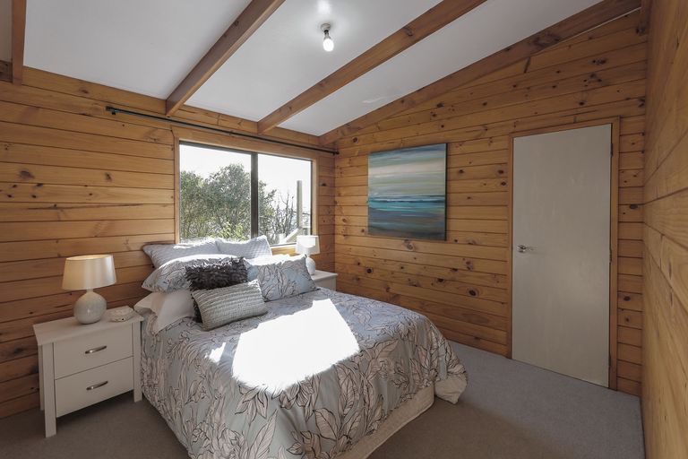 Photo of property in 1/16 Riverview Road, New Lynn, Auckland, 0600