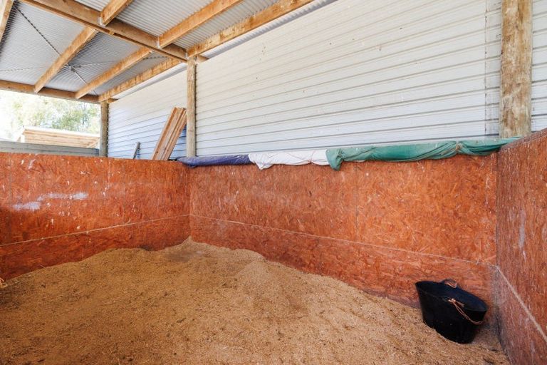 Photo of property in 1614 State Highway 3, Awahuri, Palmerston North, 4476