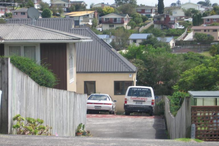 Photo of property in 2/90 Archers Road, Glenfield, Auckland, 0629