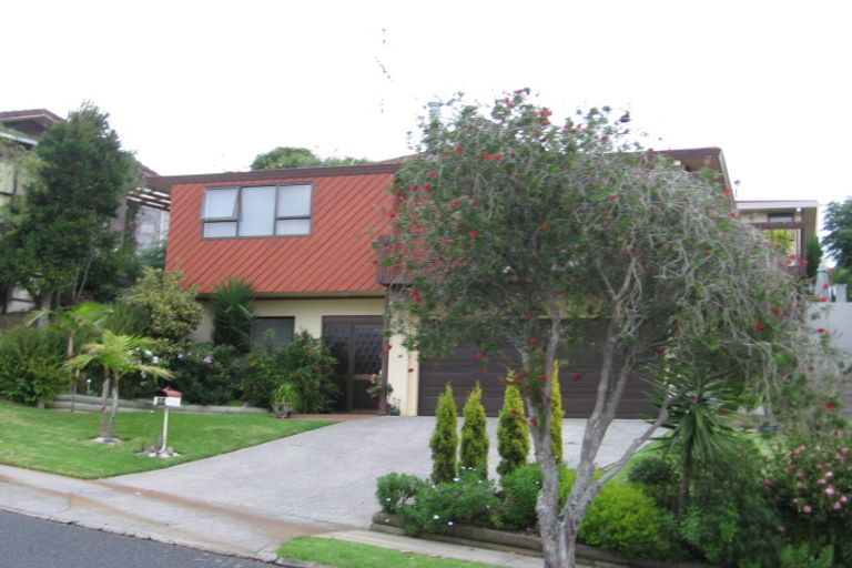 Photo of property in 1/12 Lastel Place, Shelly Park, Auckland, 2014