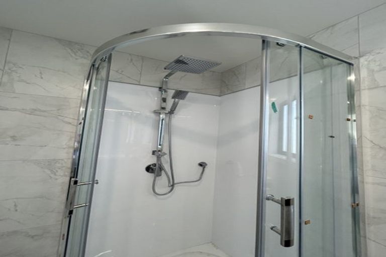 Photo of property in 338 Triangle Road, Massey, Auckland, 0614