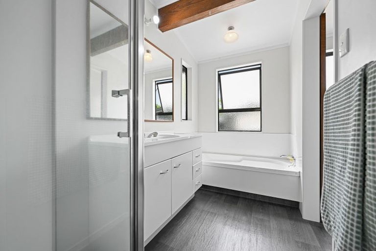 Photo of property in 16 Leyton Place, Nawton, Hamilton, 3200