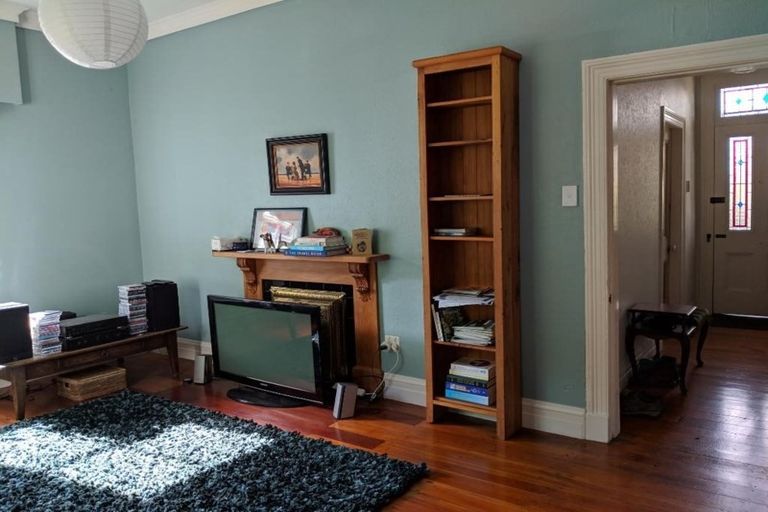 Photo of property in 2 Torless Terrace, Thorndon, Wellington, 6011