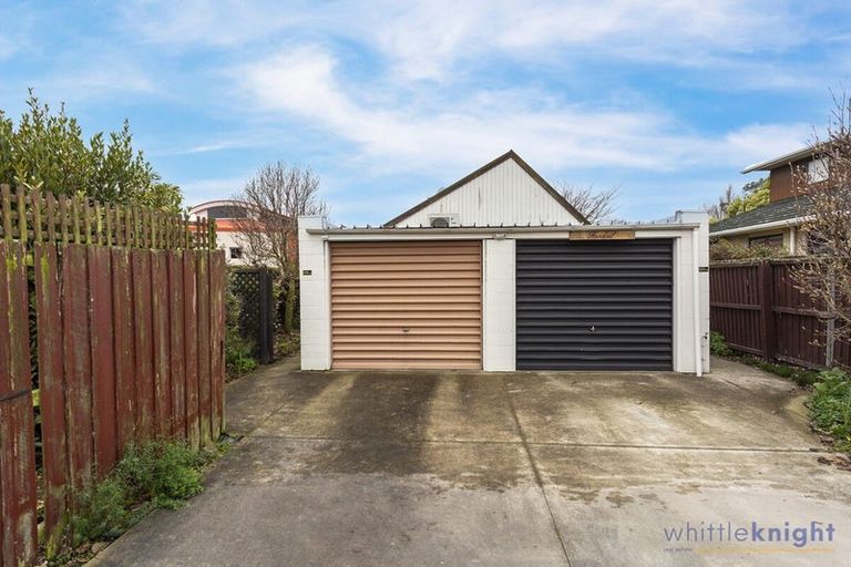 Photo of property in 1/98 Avonhead Road, Avonhead, Christchurch, 8042