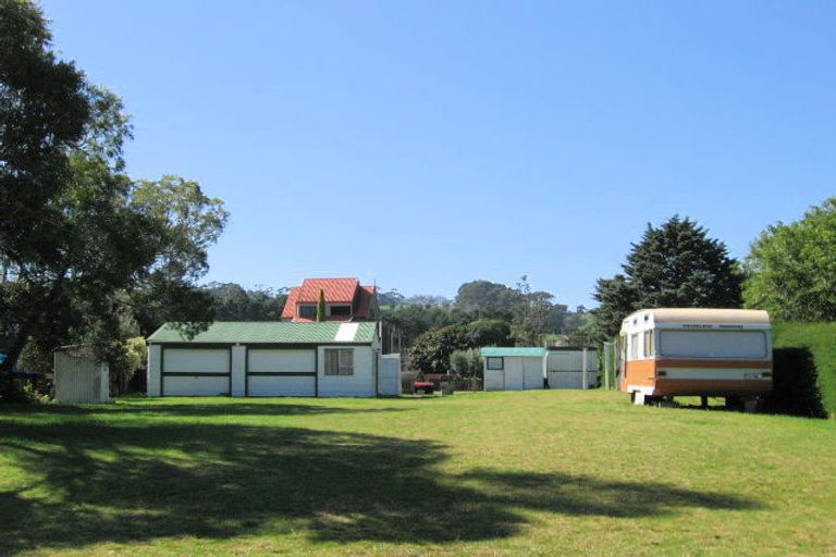 Photo of property in 40 Hardy Place, Cooks Beach, Whitianga, 3591