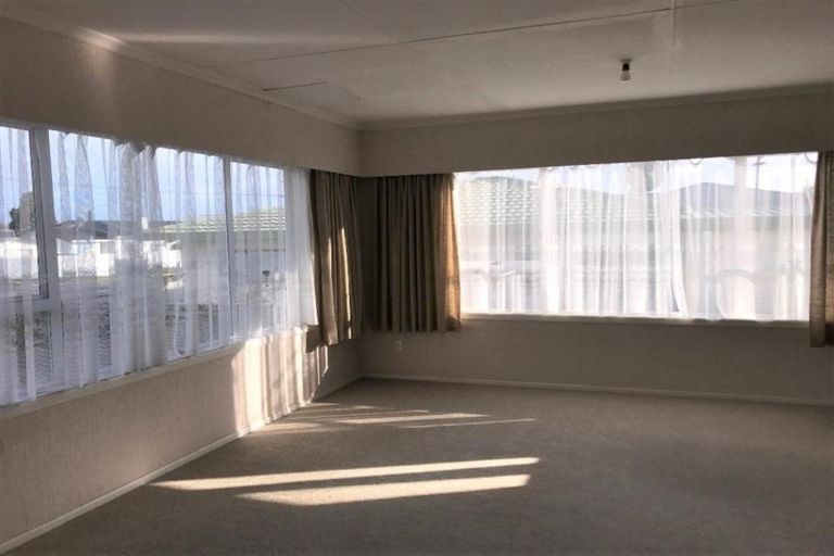 Photo of property in 221 Mangorei Road, Merrilands, New Plymouth, 4312