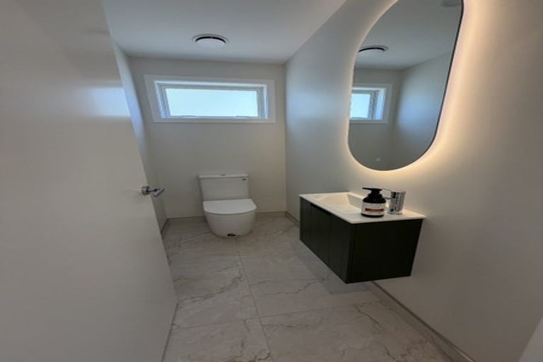 Photo of property in 52 Wairau Road, Oakura, 4314