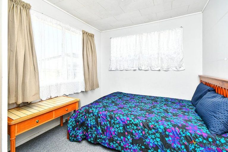 Photo of property in 8 Staverton Crescent, Mangere, Auckland, 2022