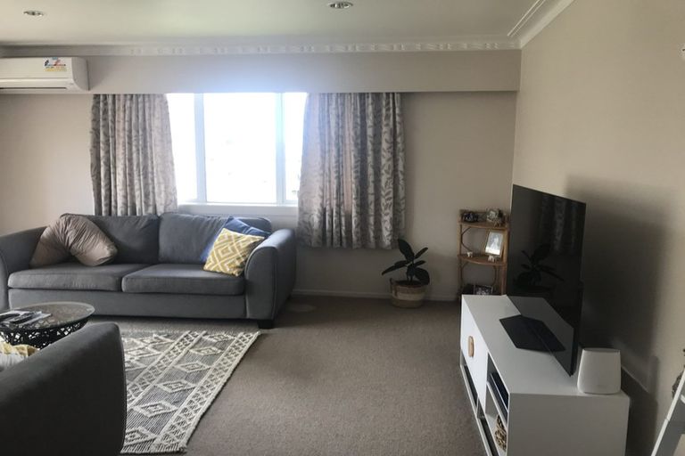 Photo of property in 55a Kenderdine Road, Papatoetoe, Auckland, 2025