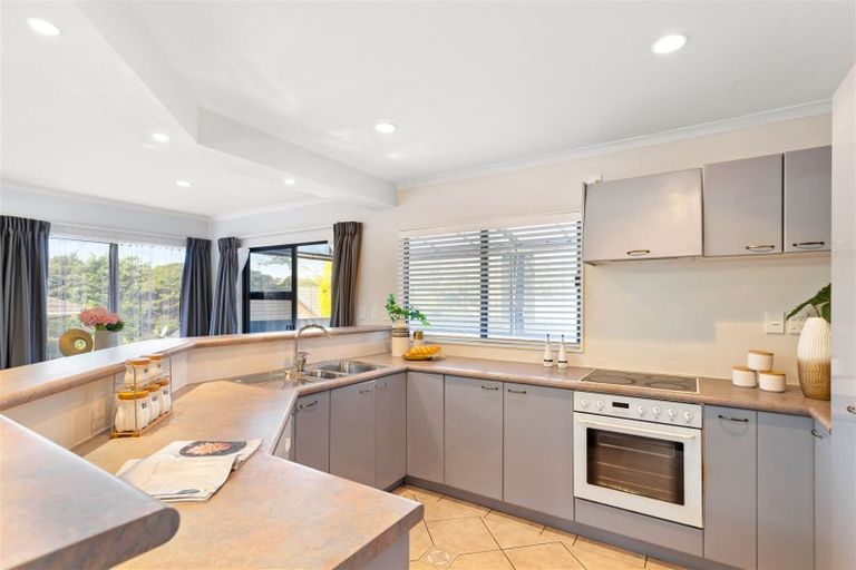 Photo of property in 1/22 Lagoon Way, West Harbour, Auckland, 0618