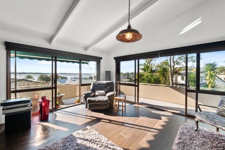 Photo of property in 3 Johnston Place, Welcome Bay, Tauranga, 3112