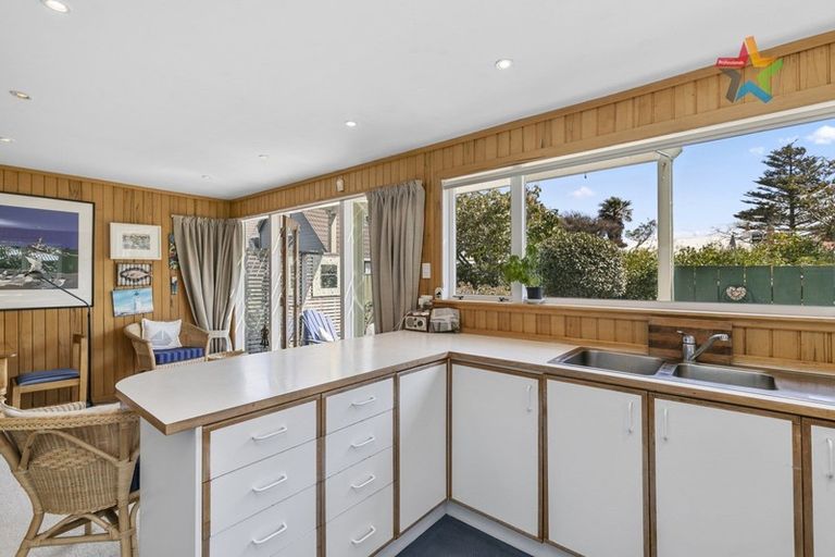 Photo of property in 128 Muritai Road, Eastbourne, Lower Hutt, 5013