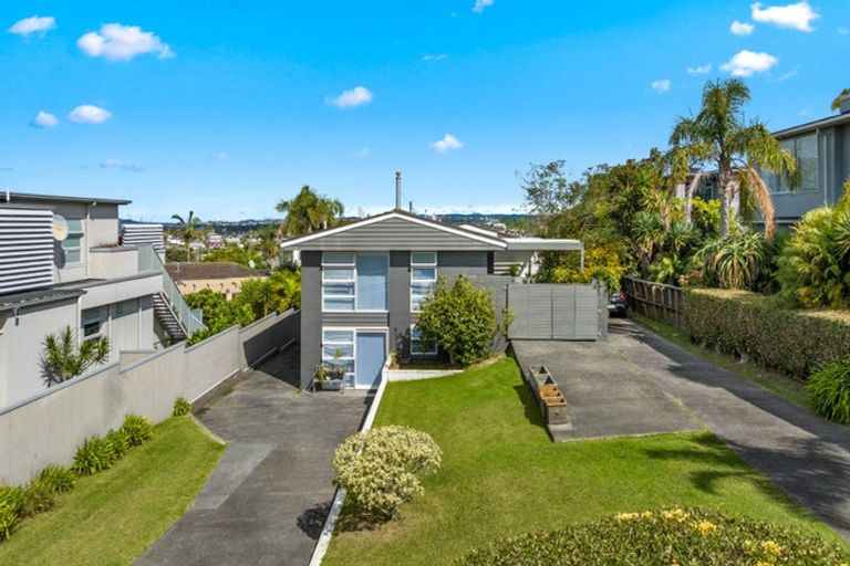 Photo of property in 1/64 Seaview Road, Castor Bay, Auckland, 0620