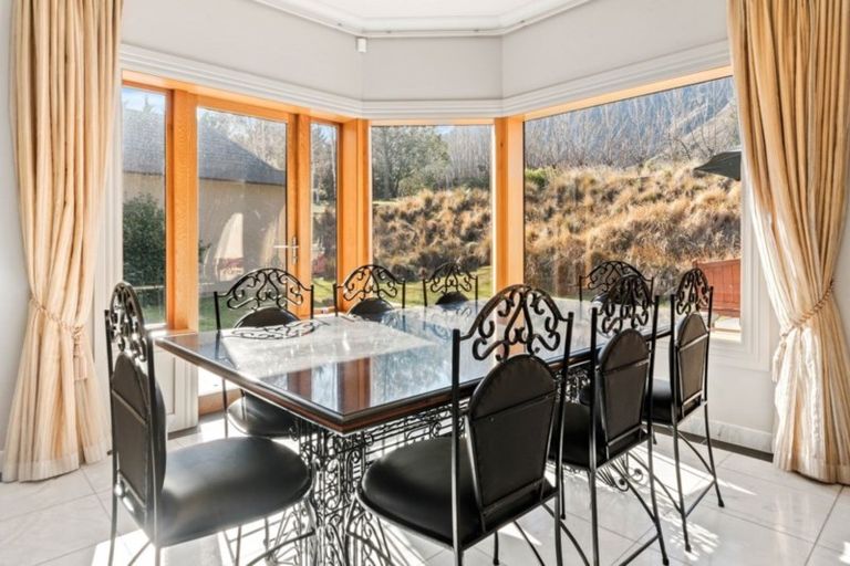 Photo of property in 6 Scenic Drive, Hillpark, Auckland, 2102