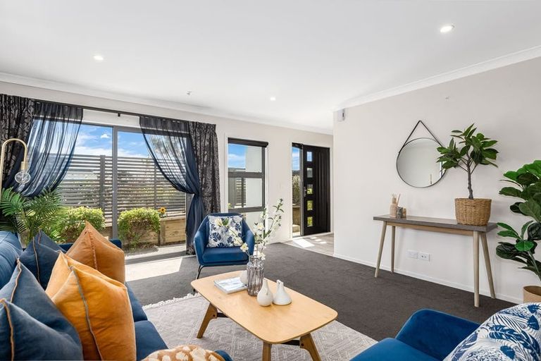 Photo of property in 9 Karearea Avenue, Kenepuru, Porirua, 5022