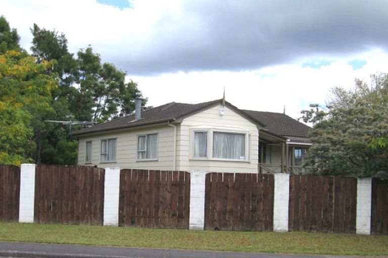 Photo of property in 3 West Harbour Drive, West Harbour, Auckland, 0618