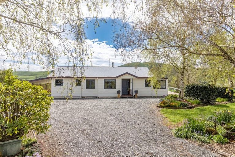 Photo of property in 425 Te Kura Road, Otane, 4277