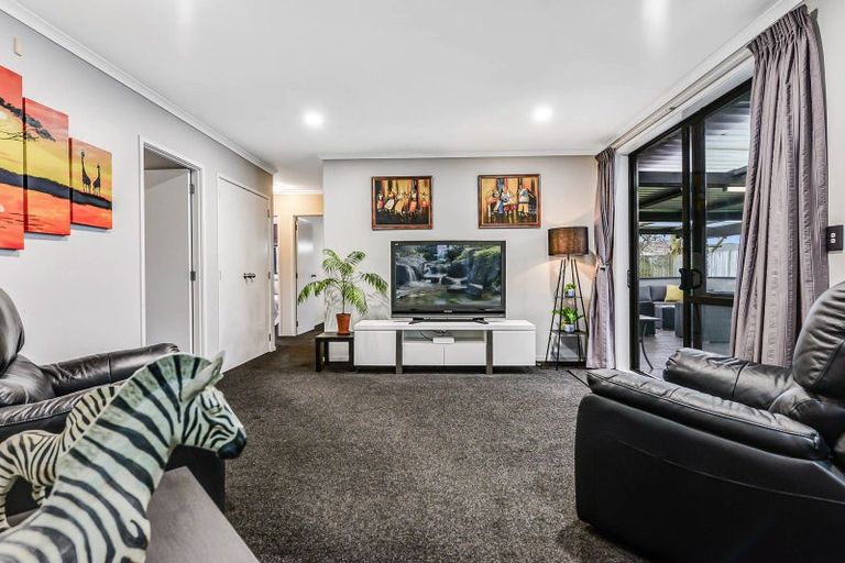 Photo of property in 12 Innswood Place, Rototuna North, Hamilton, 3210