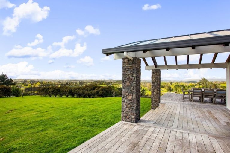 Photo of property in 114 Pomona Road, Kumeu, 0891