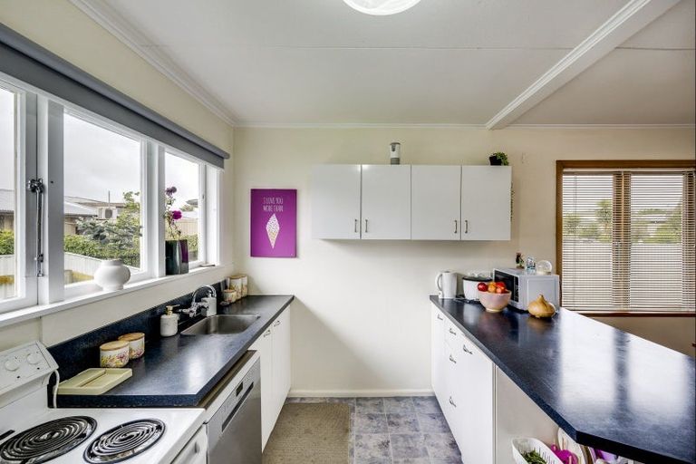 Photo of property in 6 Kauri Street, Taradale, Napier, 4112