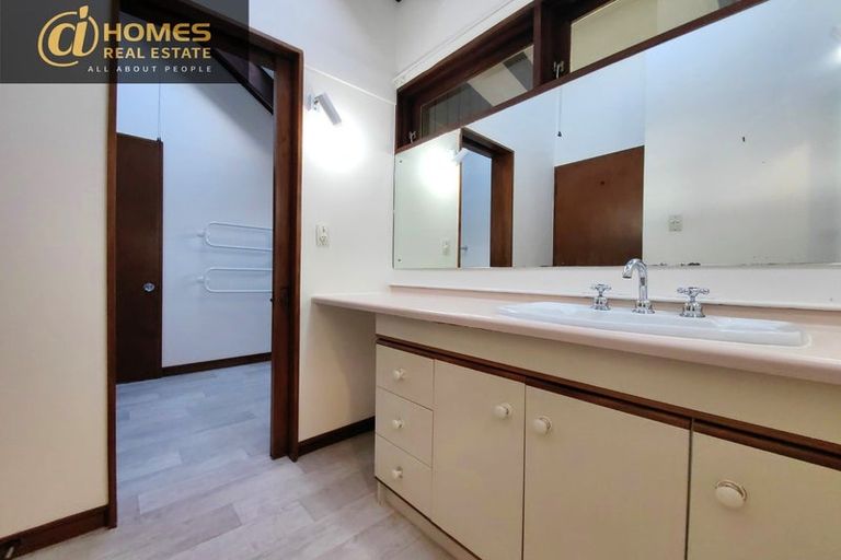 Photo of property in 7 Galaxy Drive, Mairangi Bay, Auckland, 0630