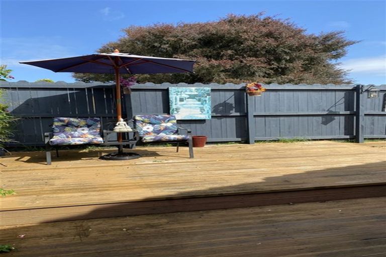 Photo of property in 4 Fitchburg Place, Mangere, Auckland, 2022
