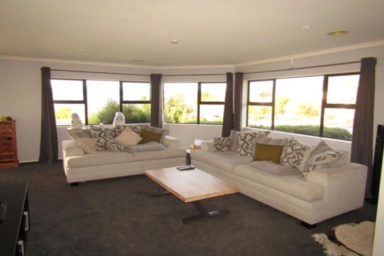 Photo of property in 16 Kirton Drive, Riverstone Terraces, Upper Hutt, 5018