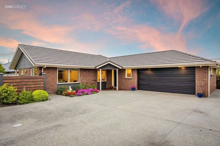 Photo of property in 8 Amy Place, Rangiora, 7400
