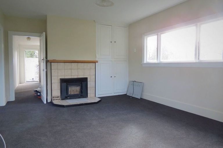 Photo of property in 49 Wainoni Road, Wainoni, Christchurch, 8061