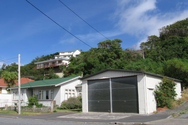 Photo of property in 22 Severn Street, Island Bay, Wellington, 6023