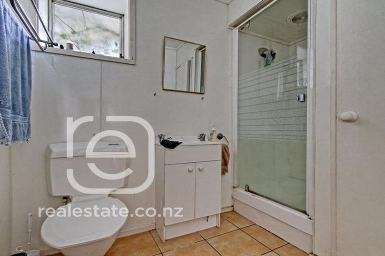 Photo of property in 50 Regency Place, Sunnynook, Auckland, 0632