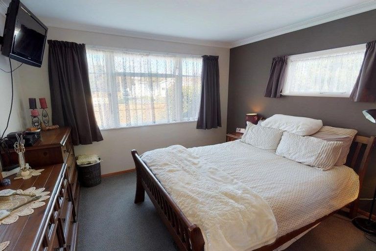 Photo of property in 25 George Street, Levin, 5510