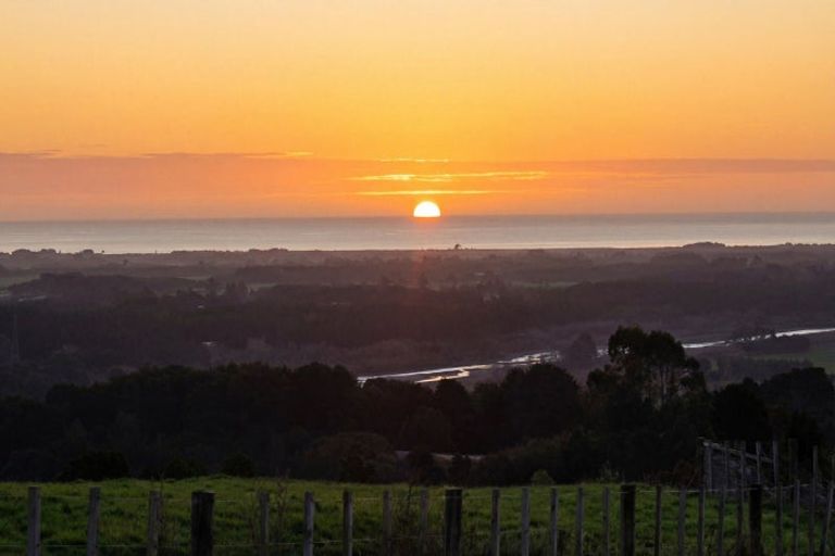 Photo of property in 141 Kaitawa Road, Hautere, Otaki, 5582