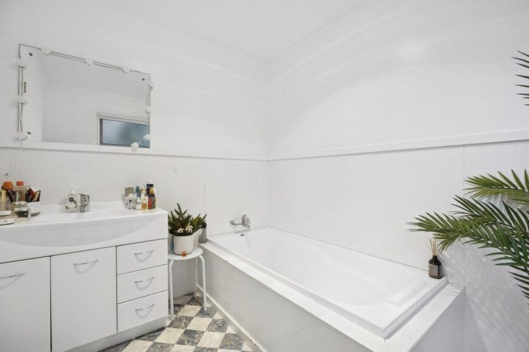 Photo of property in 213 Somerville Street, Shiel Hill, Dunedin, 9013