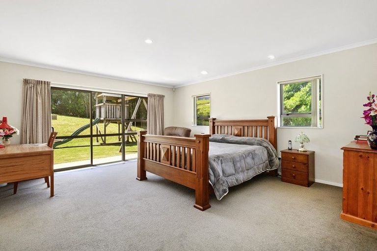 Photo of property in 50 Bing Lucas Drive, Tawa, Wellington, 5028