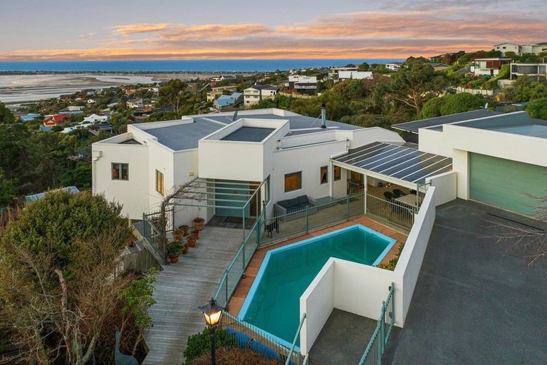 Photo of property in 185 Mount Pleasant Road, Mount Pleasant, Christchurch, 8081